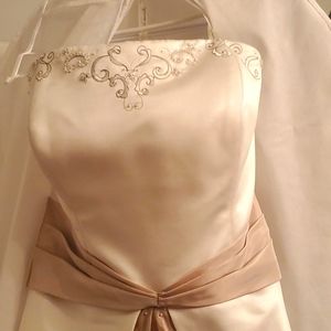 Serenity Strapless Wedding Dress Size 18